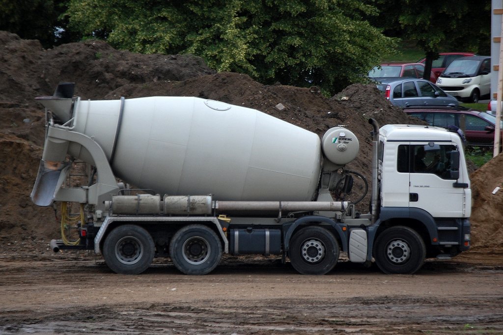 MAN TGA 32.350 Betonmischfahrzeug, 25.06.12 Berlin-Pankow.