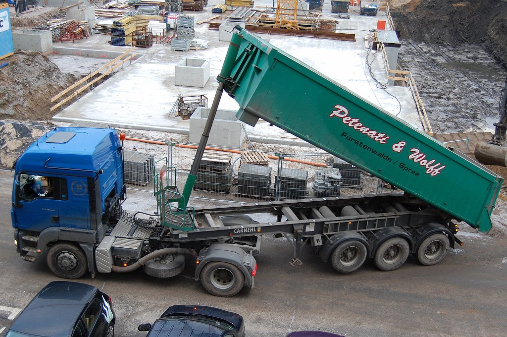 MAN TGS 18.440 Sattelkipper, Fa. Petenati & Wolff, 07.02.13 Berlin-Pankow. 