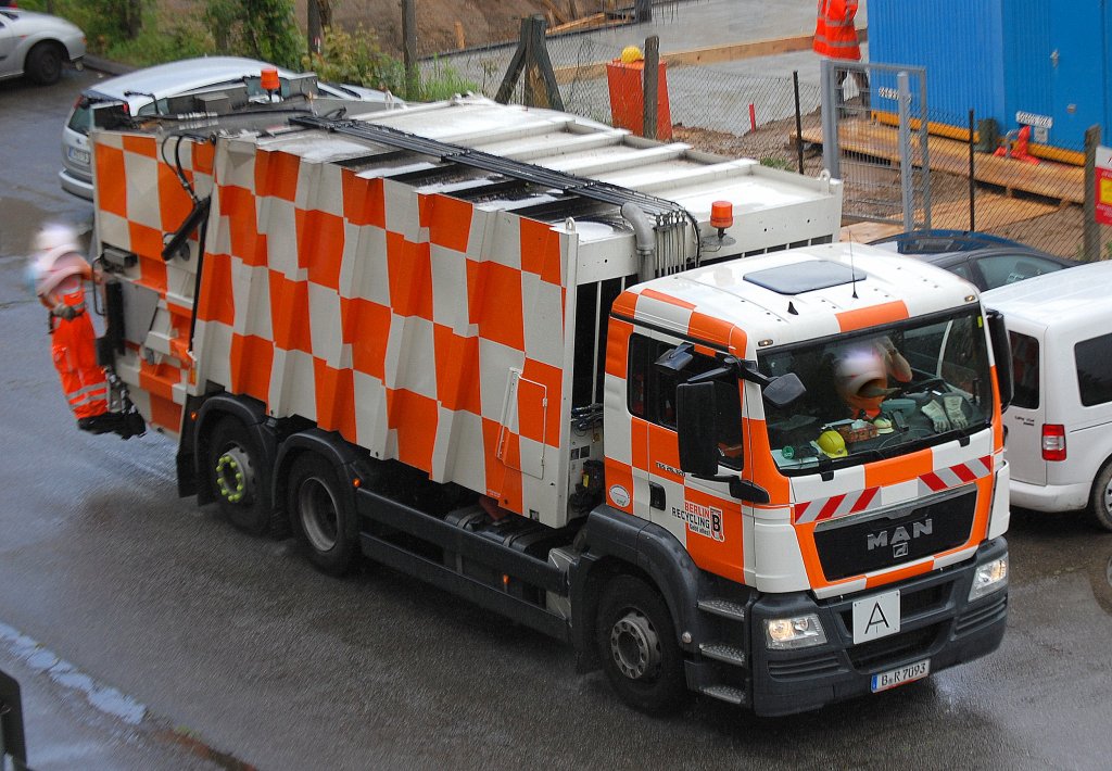 MAN TGS 26.320 M�llentsorgungsfahrzeug der Fa. Berlin Recycling, 25.06.12 Berlin-Pankow.