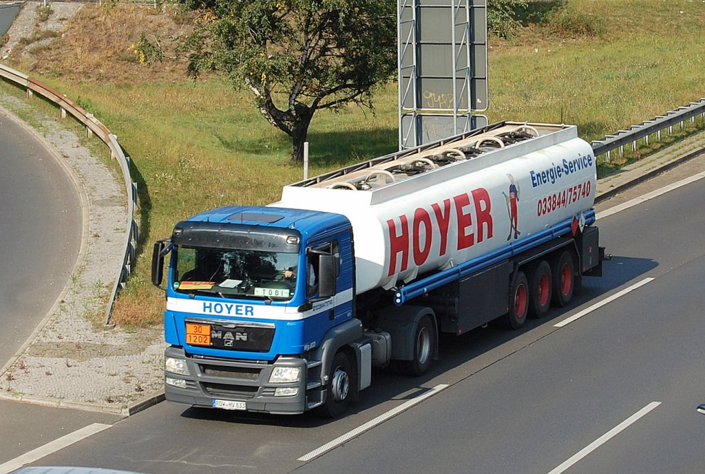 MAN TGS Tanksattelzug der Fa. HOYER f�r Diesekraftstoff, 18.09.12 Berl. Stadtautobahn H�he ICC.