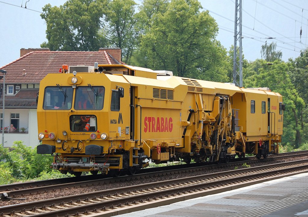 MATISA Typ? Gleisstopfmaschine der Fa. STRABAG, 08.06.11 Berlin-Karow.