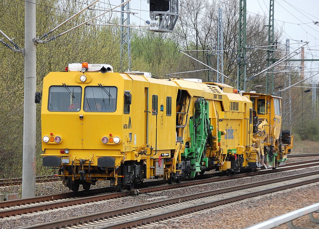 MATISA Typ? Gleistopfmaschine + Schnellschotterplaniermaschine der Fa. JumboTec am 07.04.11 Berlin-Blankenburg.