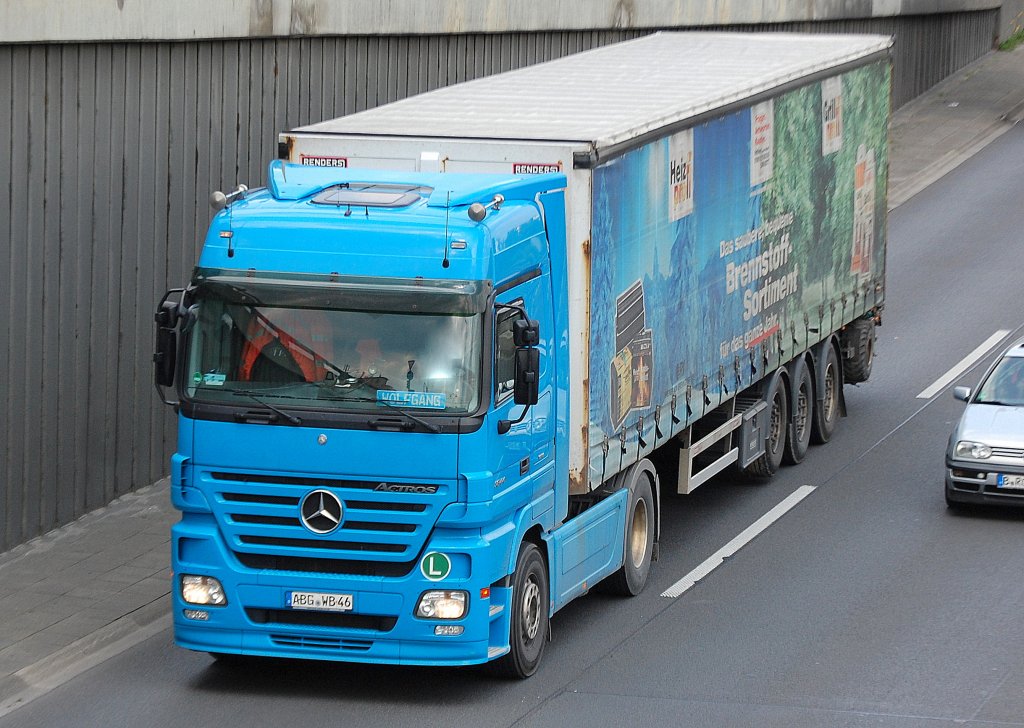 MB ACTROS 1844 Sattelzug einer Fa. f�r Brennstoffe, 12.07.11 Berliner Stadtautobahn H�he Knobelsdorffstr. 