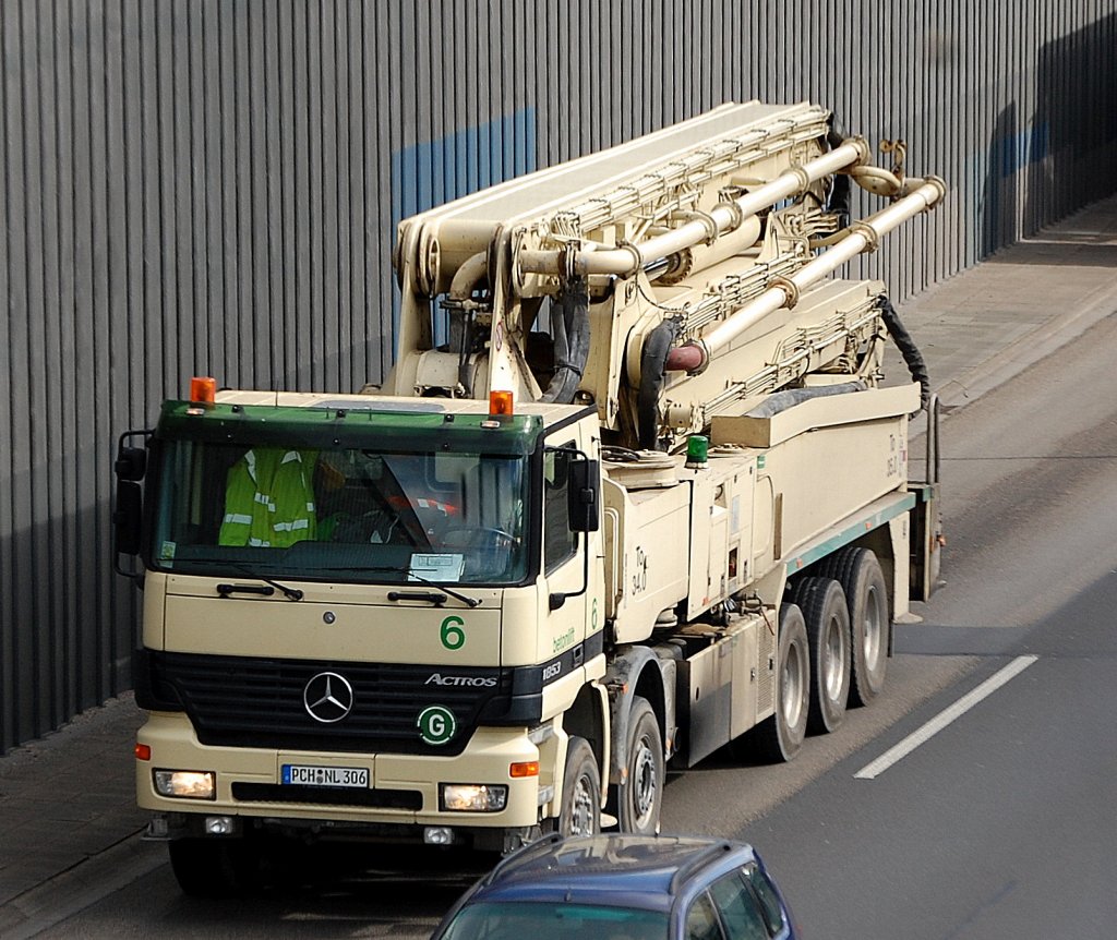 MB ACTROS 1853 mit Betonlift und Pumpensystem, 08.06.09 Berliner Stadtautobahn H�he Knobelsdorffstr.