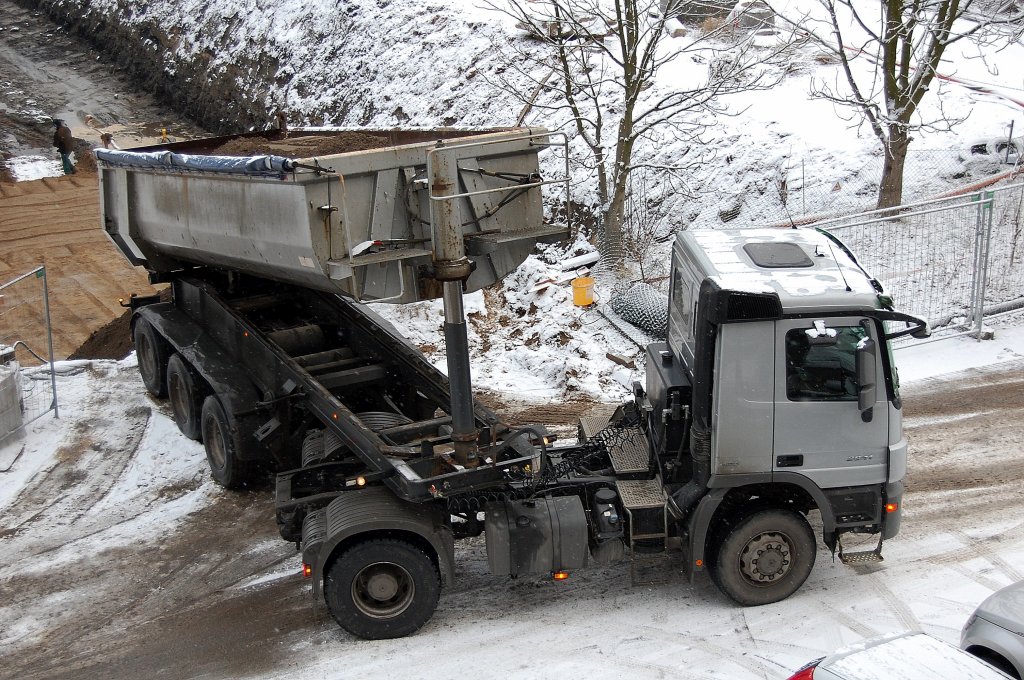 MB ACTROS 2041 Sattelkipper, 08.02.13 Berlin-Pankow.