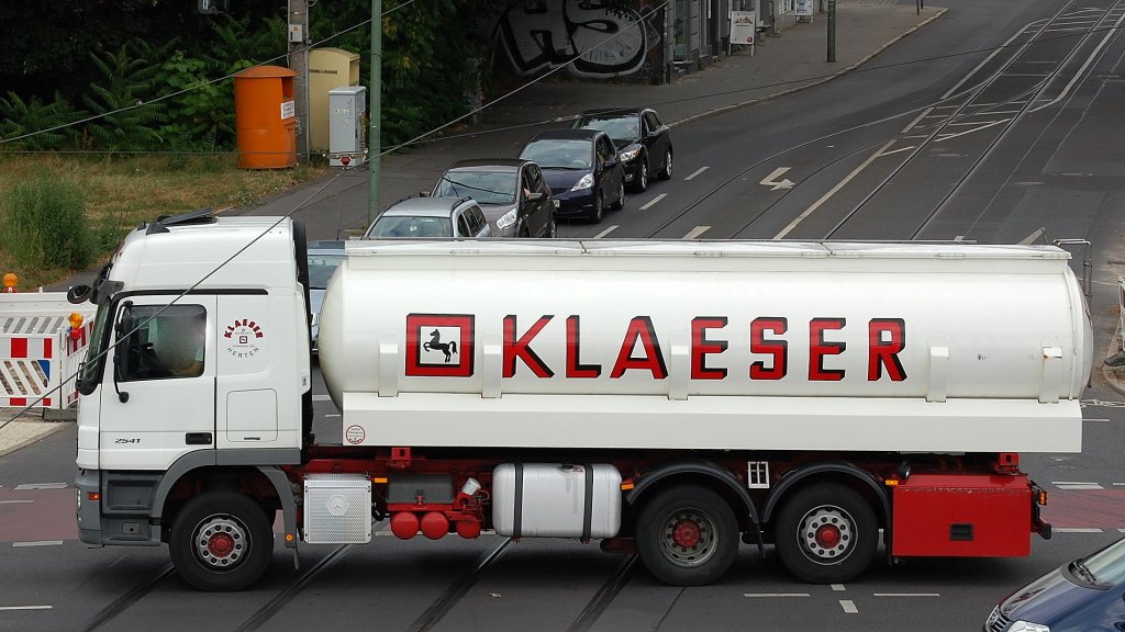 MB ACTROS 2541 Tanklaster der Fa. KLAESER am 01.08.13 Berlin-Adlershof.