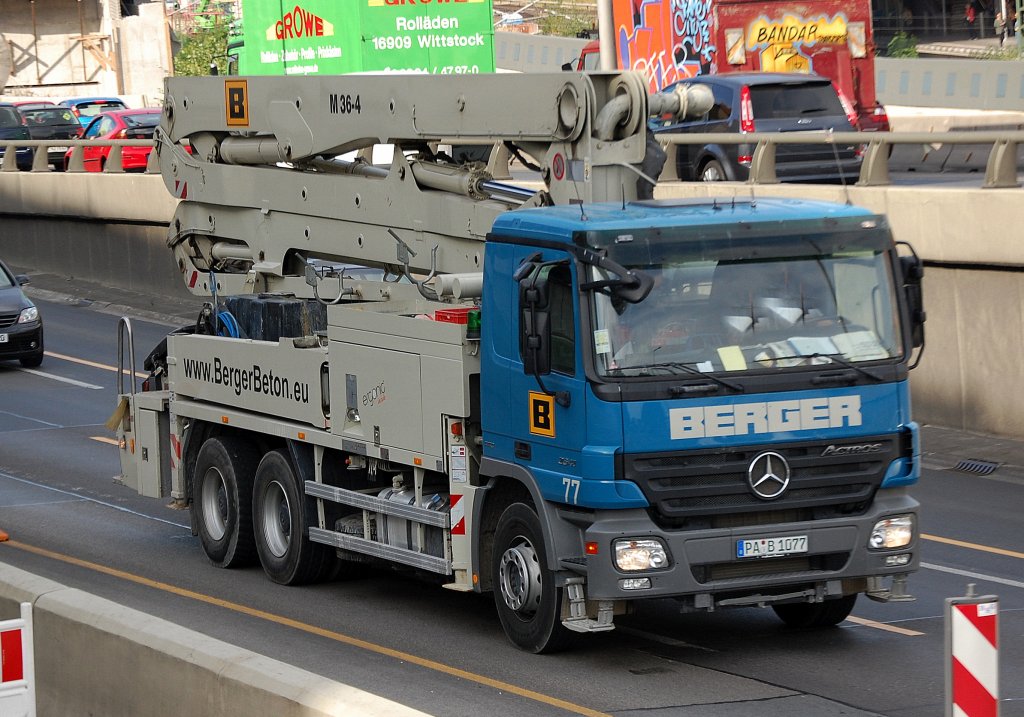 MB ACTROS 2641 mit Betonlift + Betonpumpe der Fa. BERGER, 22.09.09 Berliner Stadtautobahn.
