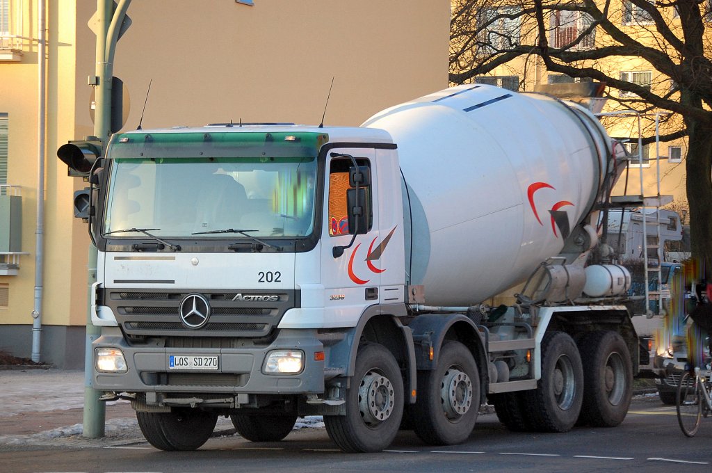 MB ACTROS 3236 Betonmischfahrzeug, 10.01.11 Berlin-Knobelsdorffstr.