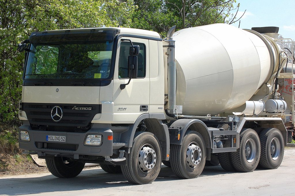 MB ACTROS 3241 Betonmischfahrzeug, Zementwerk Berlin Greifswalder Str. Fr�hling 2008.
