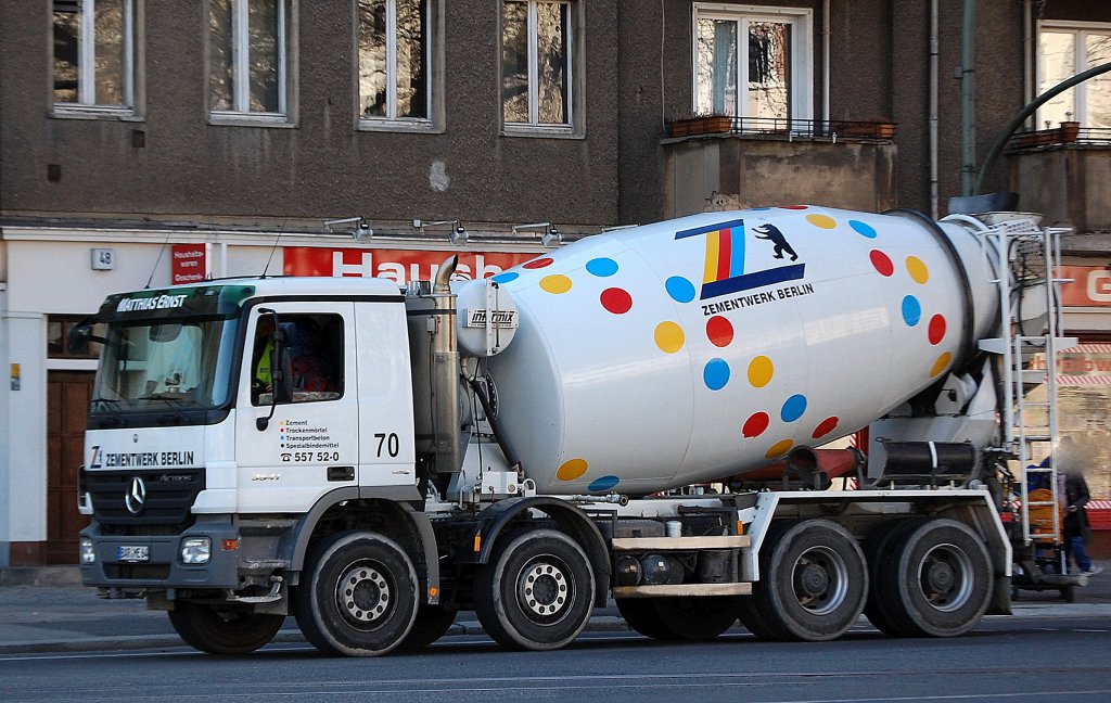 MB ACTROS 3541 Betonmischfahrzeug f�r das ZEMENTWERK BERLIN, 22.03.12 Berlin-Pankow.