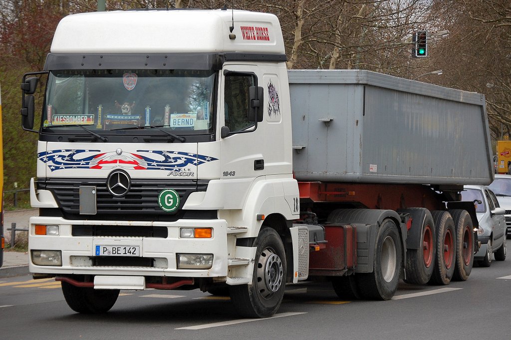 MB AXOR 1843 Sattelkipper, 09.04.10 Berlin-Pankow.