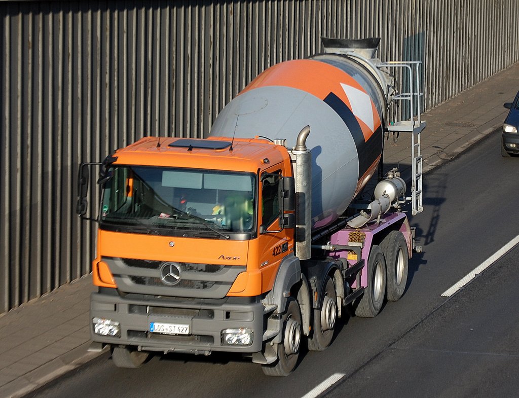 MB AXOR 3235 Betonmischfahrzeug, 18.01.12 Berliner Stadtautobahn H�he Knobelsdorffstr.