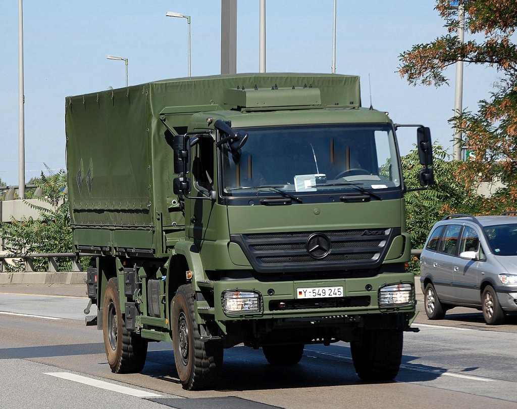MB AXOR der Bundewehr, 31.08.09 Berliner Stadtautobahn H�he Spandauer Damm Br�cke.
