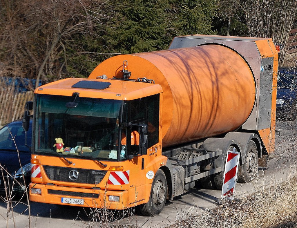 MB ECONIC 2629 M�llentsorgungsfahrzeug der Berliner Stra�enreinigung BSR (MN 073) mit FAUN M�llpresse, 07.03.12 Berlin-Karow.