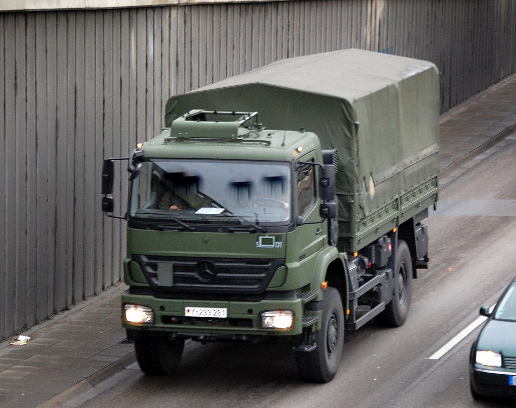 MB LKW der Bundeswehr, 16.10.09 Berliner Stadtautobahn H�he Knobelsdorffstr.