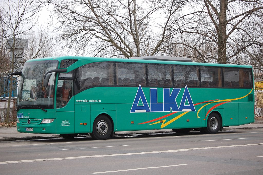 MB TOURISMO der Fa. ALKA N�he S-Bhf. Berlin Landsberger Allee, 21.01.11 