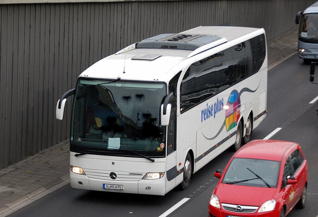 MB TRAVEGO vom Veranstalter reiseplus, 22.10.10 Berliner Stadtautobahn H�he Kaiserdamm.