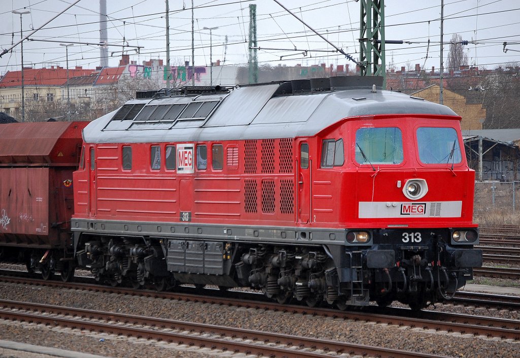 MEG 313 (92 80 1232 068-7 D-MEG, Bj.1974) mit einem Kohlezug Selbstentladewagen Richtung Berlin-Spandau, 29.03.10 Berlin-Beusselstr.