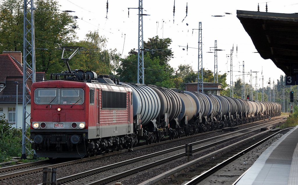 MEG 707 (91 80 6155 230-6 D-MEG) mit Kesselwagenzug am 14.09.12 Berlin-Karow.