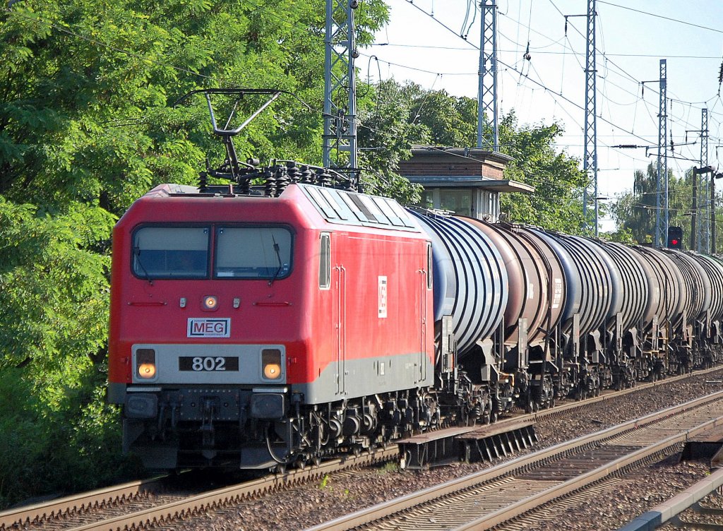 MEG 802 (91 80 6156 002-8 D-MEG, Bj.1991) mit Leerzug Kesselwagen Richtung Schwedt �ber Bernau, 08.07.10 Berlin-Karow.