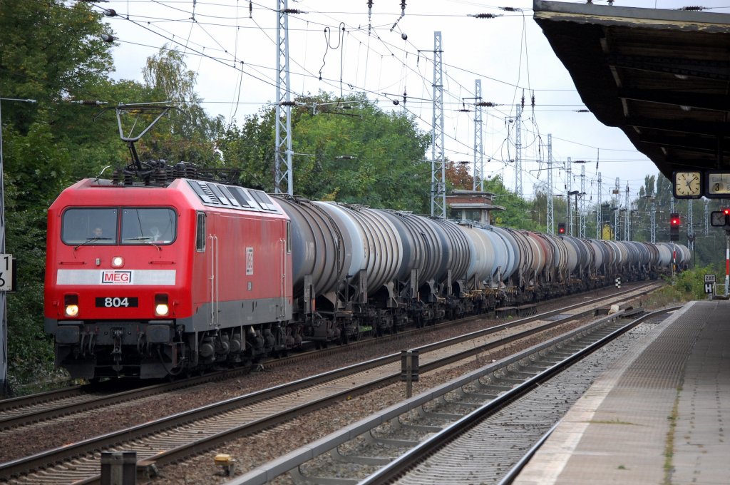 MEG 804 (91 80 6156 004-4 D-MEG, AEG Bj.1991) mit langem Leerzug Kesselwagen Rchtung Schwedt �ber Bernau, 23.09.08 Berlin-Karow.  