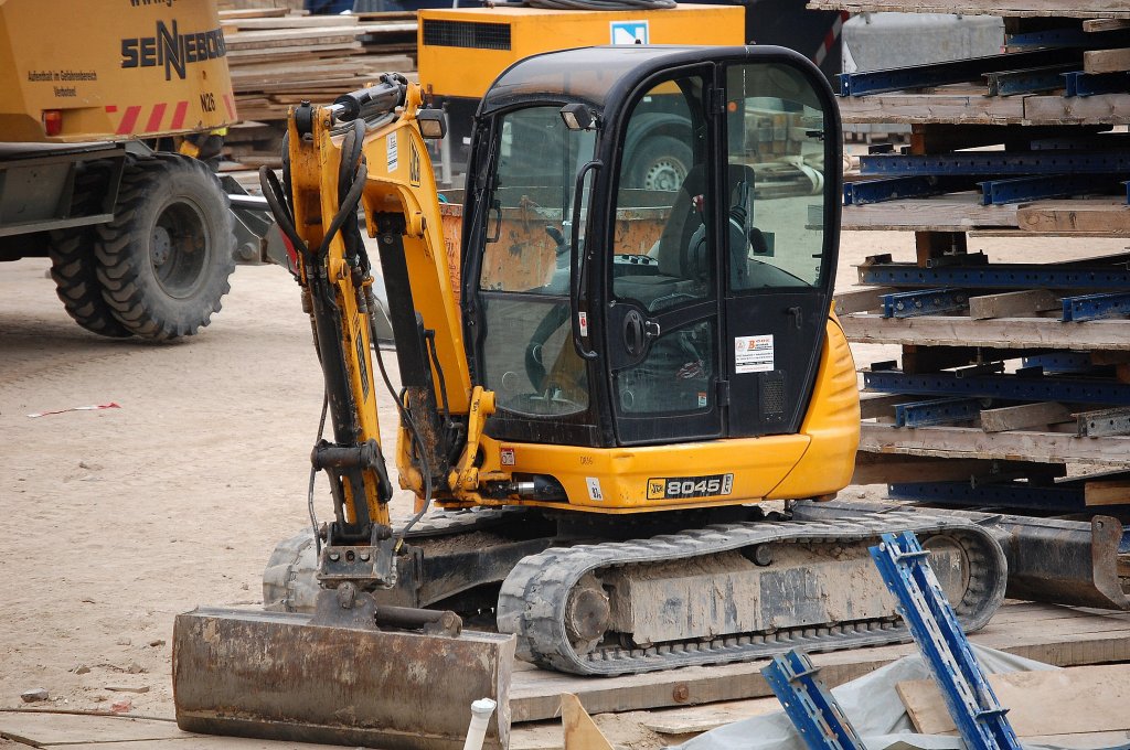 Mini-Kompaktbagger JCB 8045 ZTS der Fa. BODE, 10.04.13 Gro�baustelle Berlin Hbf.