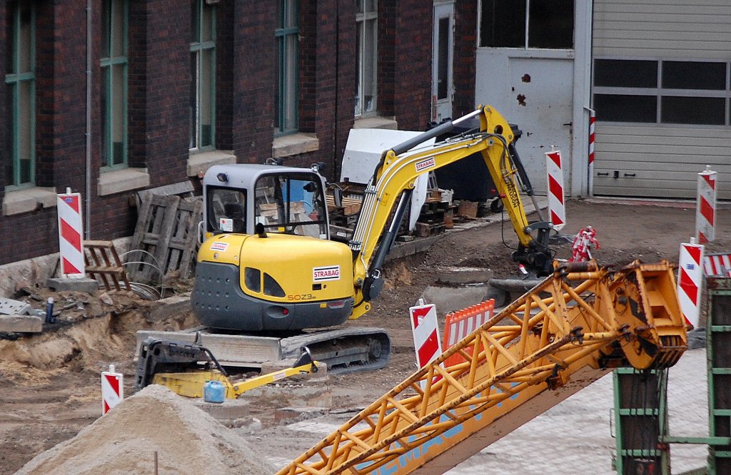 Mini-Kompaktbagger WACKER neuson 50Z3 der Baufirma STRABAG am 06.01.12 Berliner Westhafen.