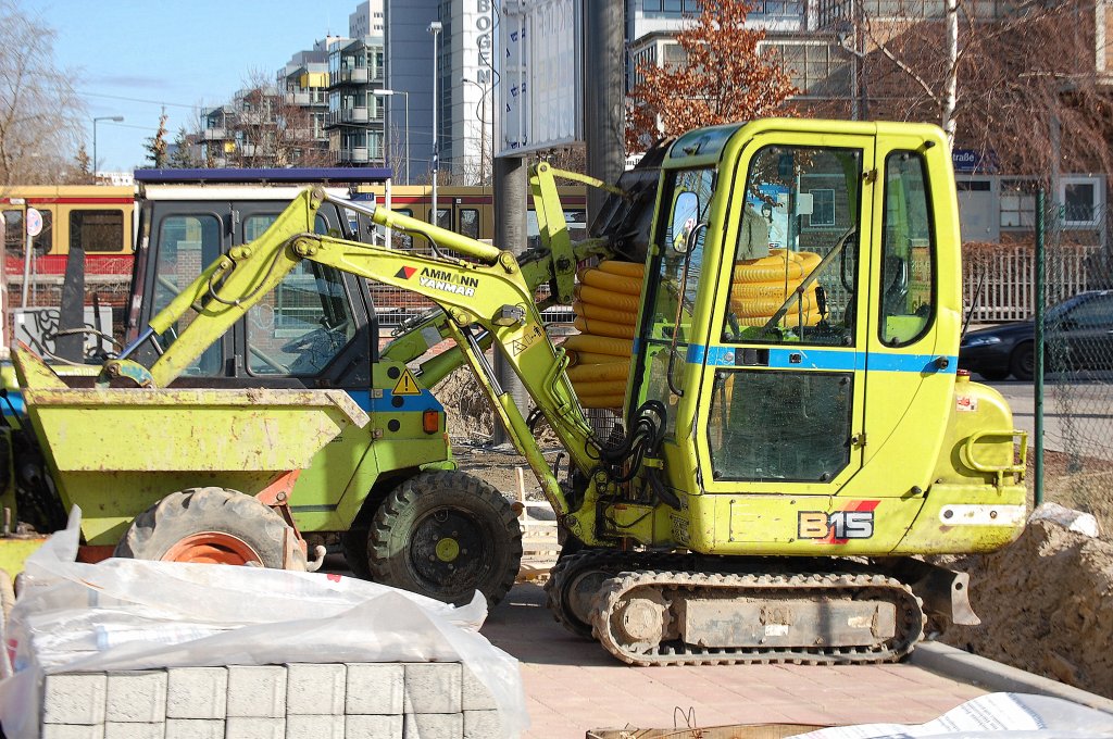 Minibagger AMMANN YANMAR B15 einer Gartenbaufirma, 07.03.10 Baustelle N�he S-Bhf. Berlin Storkower Str.