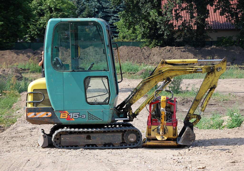 Minibagger AMMANN YANMAR Typ B15-3, 13.07.10 Berlin-Niedersch�nhausen.
