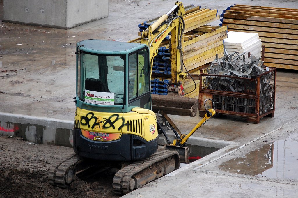 Minibagger AMMANN YANMAR ViO30 der Fa. J�rgen Herbst, 28.02.13 Berlin-Pankow.