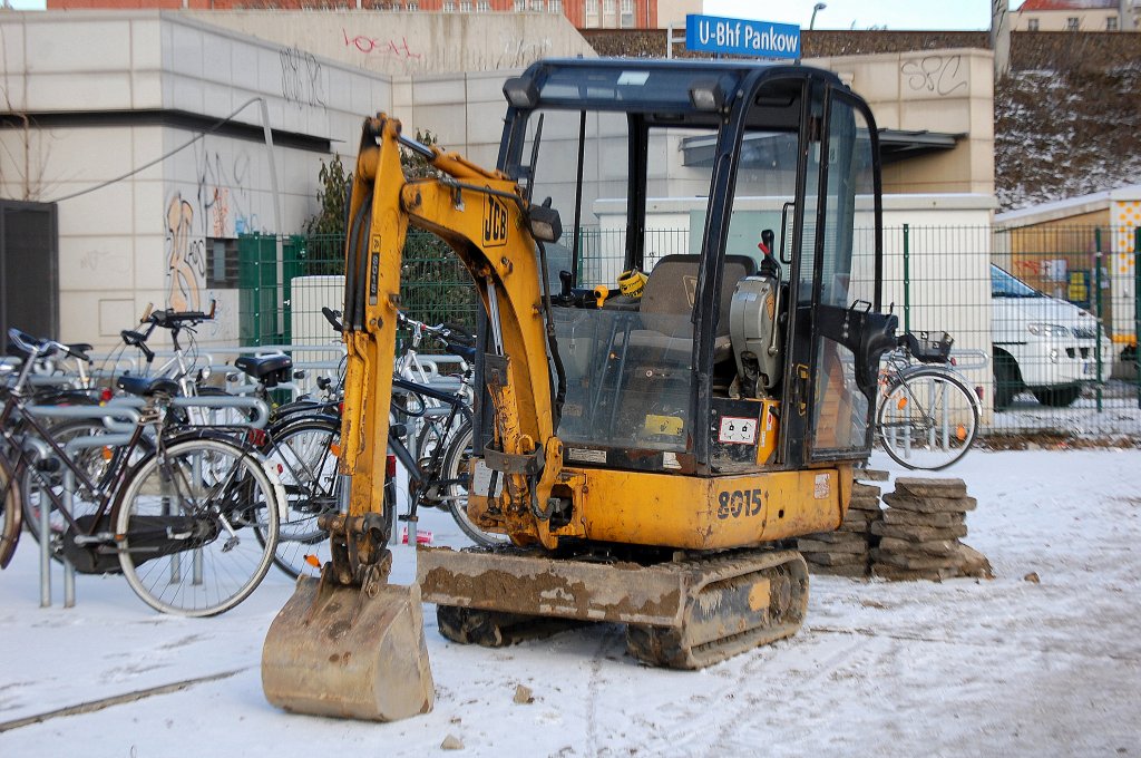 Minibagger JCB Typ 8015, 05.03.10 Berlin-Pankow.
