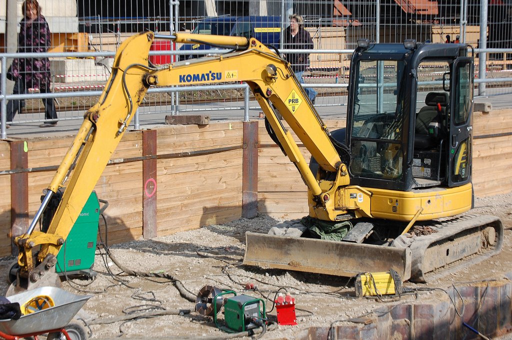 Minibagger KOMATSU PC50MR, 30.03.10 Gro�baustelle Berlin-Ostkreuz.