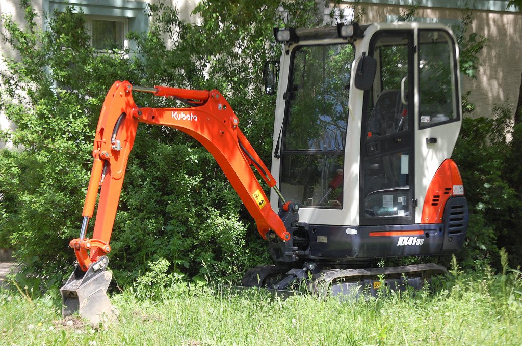 Minibagger KUBOTA KX41-3S, 25.05.10 Berlin-Pankow.  