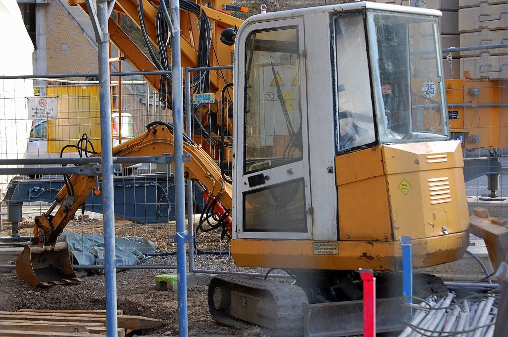 Minibagger Typ? am 28.12.11 Baustelle gegen�ber S-Bhf. Berlin-Pankow.