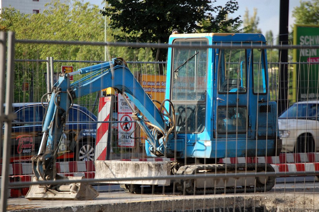 Minibagger unb. Typ + Hersteller, 11.09.09 Berlin-Kaiserdamm.