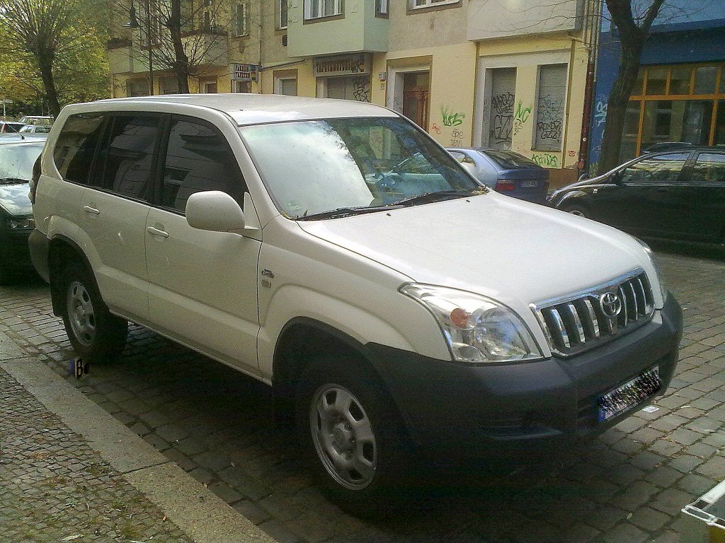 Moderne Toyota Land Cruiser Variation, 20.10.11 Berlin Prenzl.Berg.