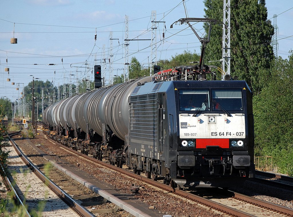 MRCE 189-937 / ES 64 F4-037 (91 80 6189 937-6 D-DISPO, BJ. 2008) angemietet von CTL mit Kesselwagenganzzug Richtung Karower Kreuz Berlin, 28.06.10 Berlin-Karow.