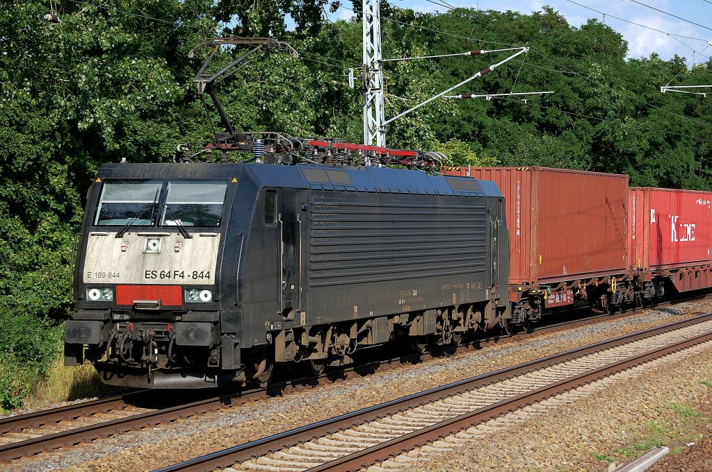 MRCE Dispolk ES 64 F4-844 (91 80 6189 844-4 D-DISPO, Siemens Bj.2011) f�hrt im Moment f�r DB/Schenker, hier mit Containerzug Richtung Oranienburg am 18.07.13 M�hlenbeck/M�nchm�hle bei Berlin.