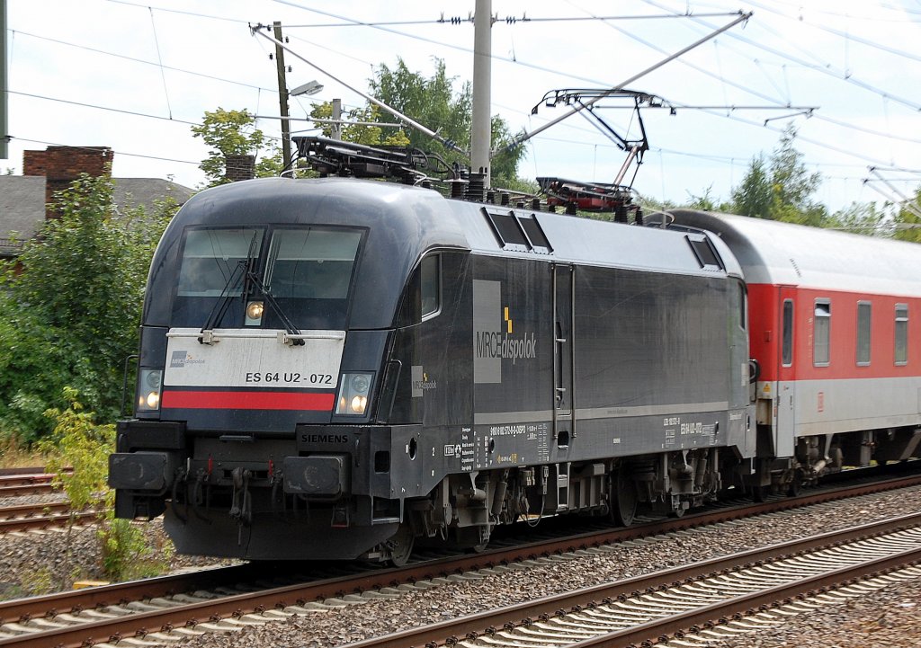 MRCE Dispolok f�r die DB unterwegs, ES 64 U2-072 (Siemens, Bj.2004) mit PbZ am 04.08.10 Berlin-Blankenburg.