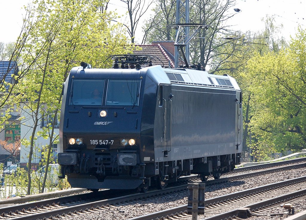 MRCE Dispolok der PRESS 185 547-7 am 20.04.11in Berlin-Karow Richtung Bernau. 