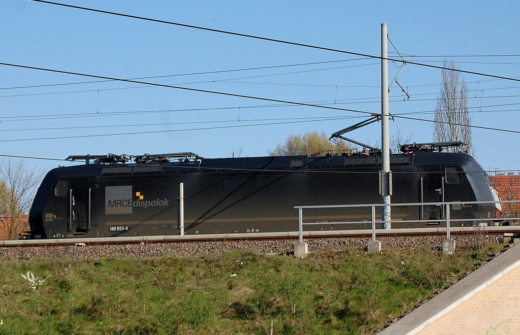 MRCE Leasinglok 185 553-5 (Bombardier Bj.2005) wohl im Moment an die CFL Cargo Deutschland GmbH vermietet, auf Leerfahrt Richtung Berlin Blankenburg, 18.04.10 Berlin-Pankow.