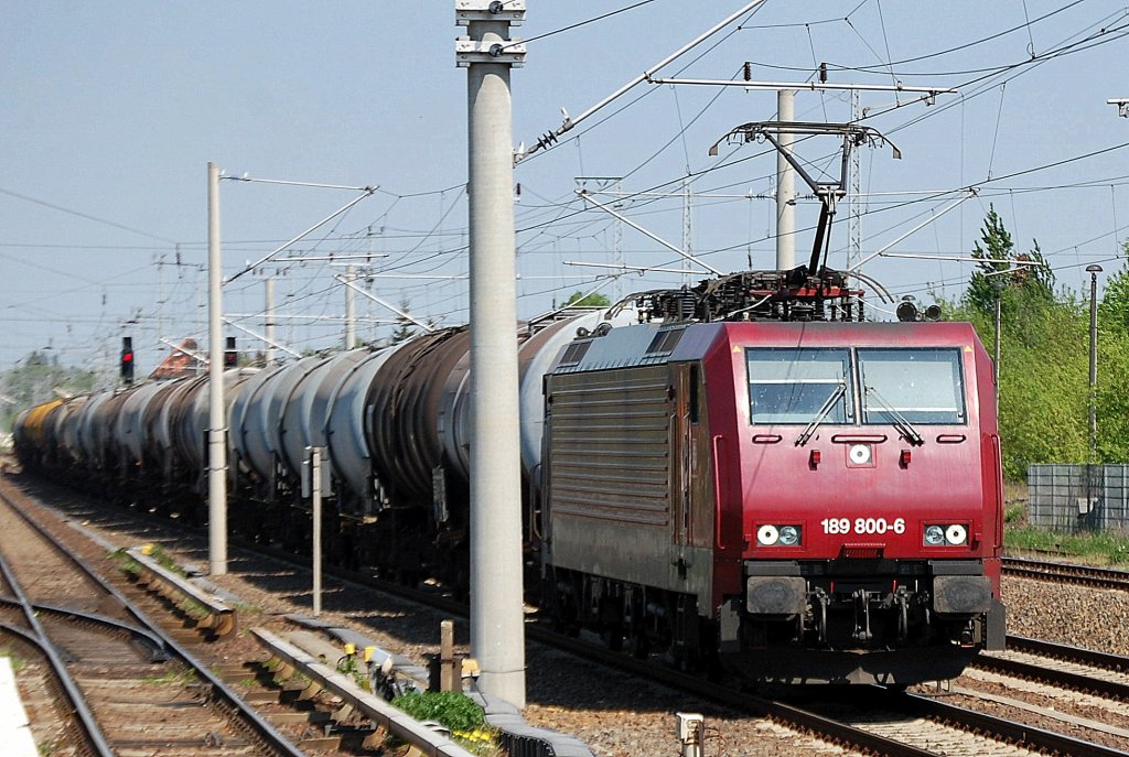 MTEG 189 800-6 (91 80 6189 800-6 D-MTEG) mit Kesselwagenzug am 02.05.12 in Berlin-Blankenburg Richtung Innenstadt.