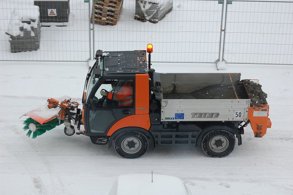Multicar TREMO CARRIER im Wintereinsatz der Fa.STRAMAN, 11.03.13
