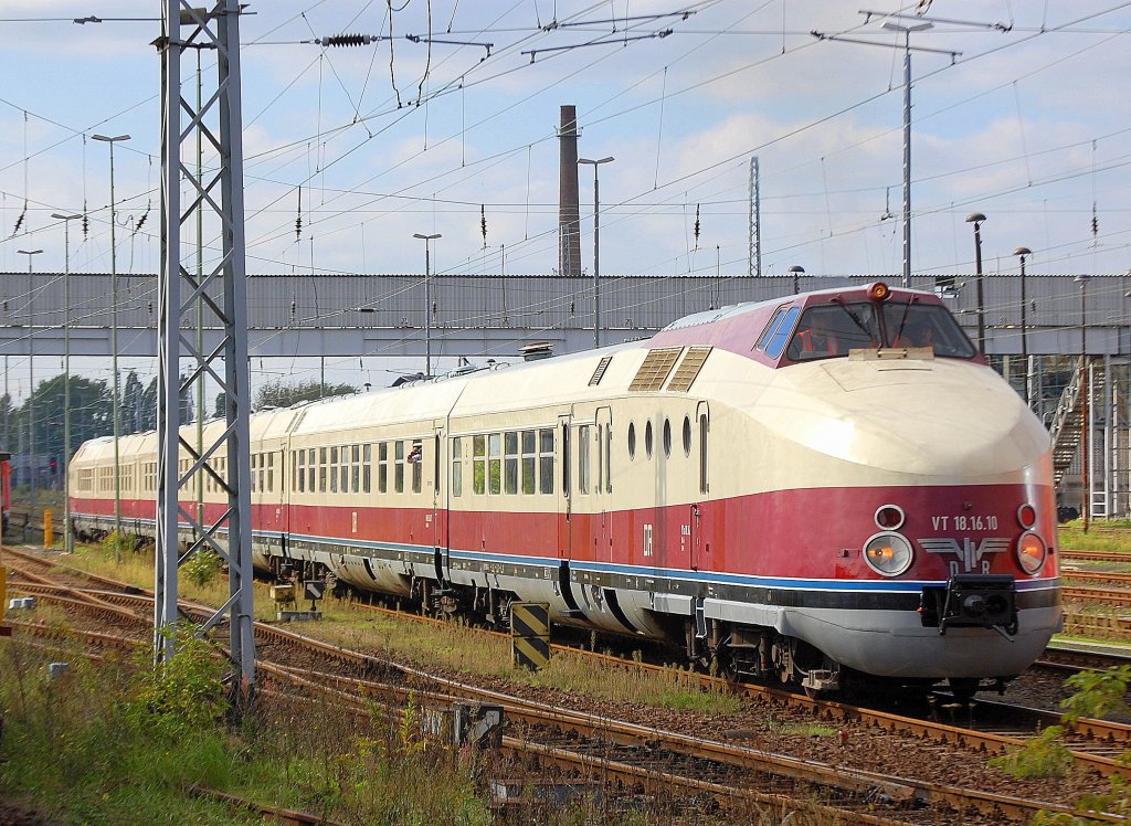 Nat�rlich darf zum Bhanhofsfest in Berlin Lichtenberg auch der fahrf�hige SVT 175 des DBM hier mit dem Triebkopf Vta 18.16.10 (G�rlitz Bj.1968) nicht fehlen, Vorbereitung am 01.10.10 Bhf. Berlin-Lichtenberg.