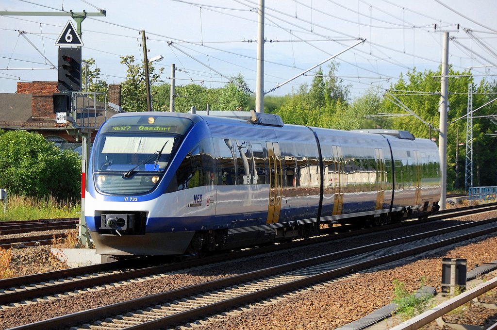 NEB VT 733 (95 80 0643 406-1+95 80 0943 406-8+95 80 0643 906-0 D-NEBB) als NE27 nach Basdorf, 19.06.12 Berlin-Blankenburg.