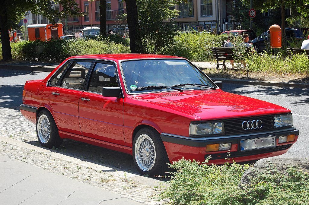 Nicht ganz sicher, moglicherweise ein Audi A90, jedenfalls wunderbar gepflegt und sch�ne anzusehen, 27.06.10 Berlin Prenzl.Berg.