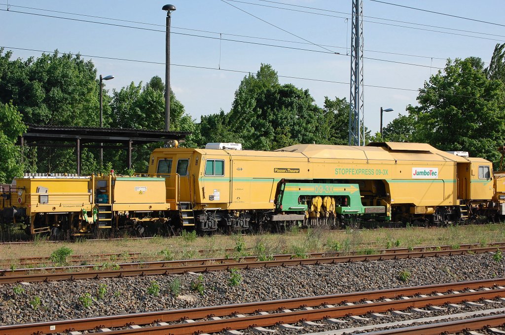 Nivellier-Richt-Stopfmaschine P&T STOPFEXPRESS 09-3X der JumboTec GmbH am 13.05.08 Berlin-Blankenburg.
