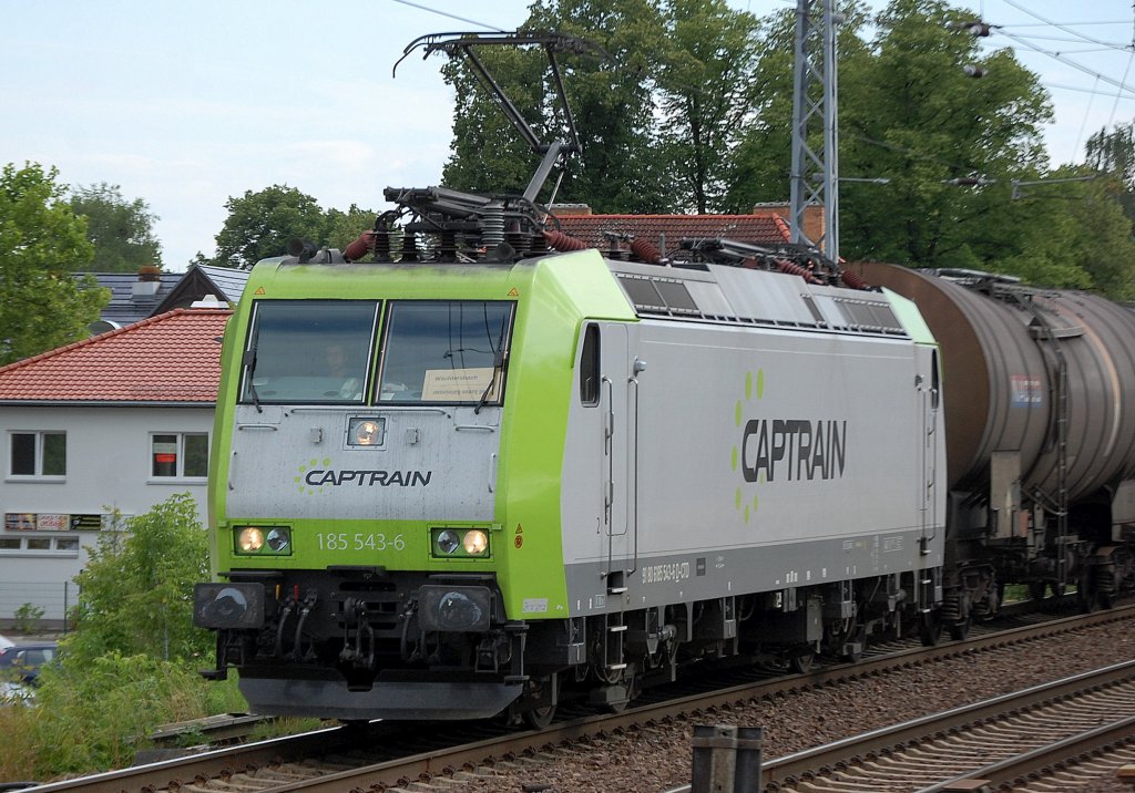 Noch mal aus der N�he Captrain Lok 185 543-6 (91 80 6185 543-6 D-CTD) mit Kesselwagenzug am 11.07.12 Berlin-Karow.