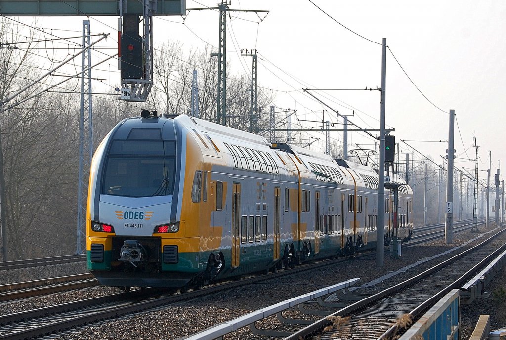ODEG-KISS ET 445.111 Richtung Berliner Innenstadt, 12.02.13 Berlin-Blankenburg.