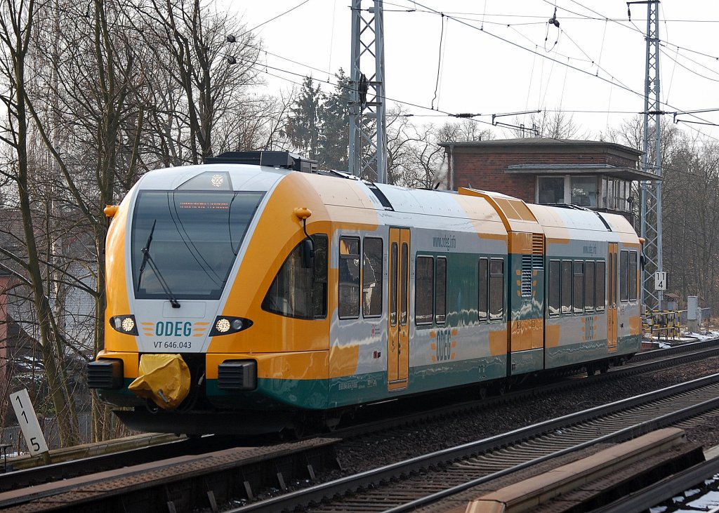 ODEG mit einem Stadler Gtw 2/6 VT 646.043 Richtung Bernau, 12.02.13 Berlin-Karow.